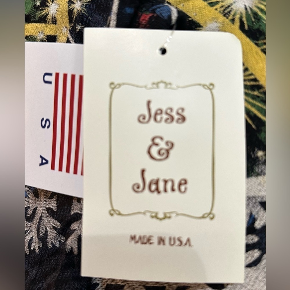 A Jess & Jane Christmas Jem shirt, size 1X. - Picture 8 of 9